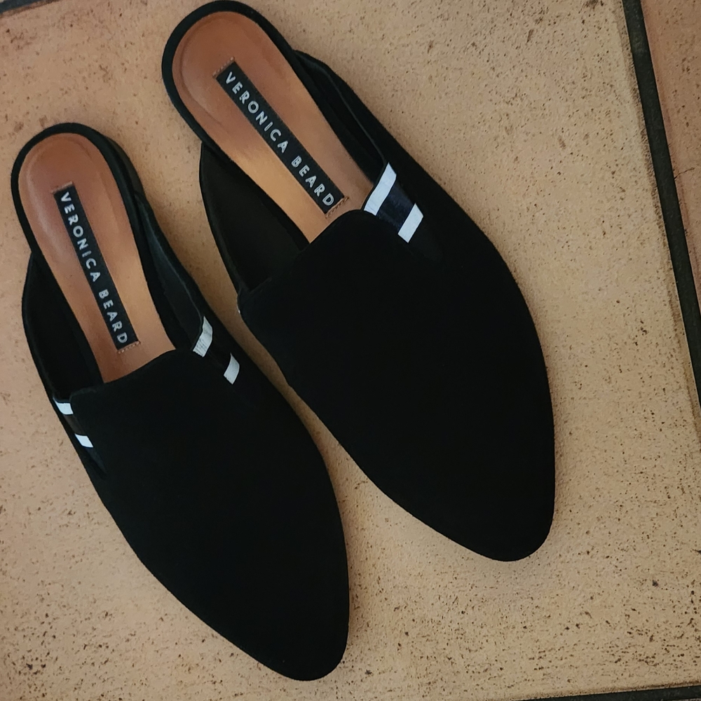 Veronica Beard Black Loafers Sleek Slip-Ons